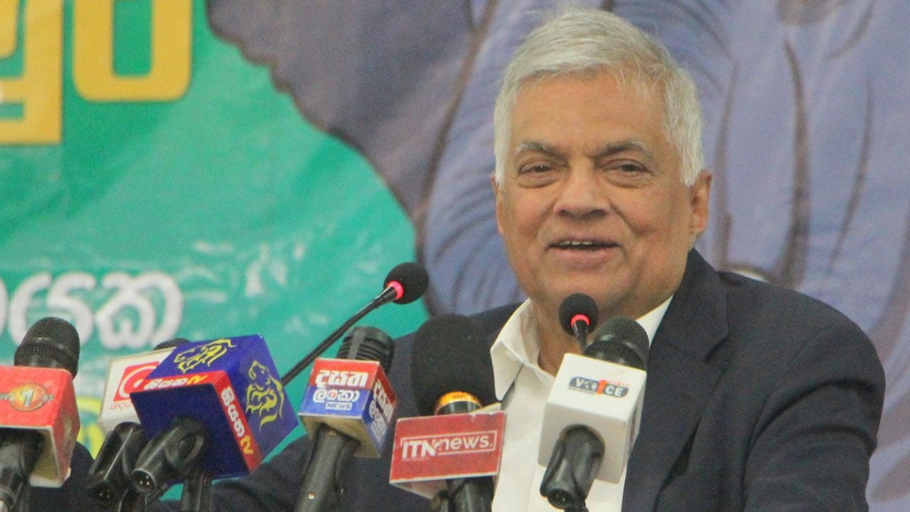 ලන්ඩන් ගමන ගැන රනිල් හෙලි කරයි