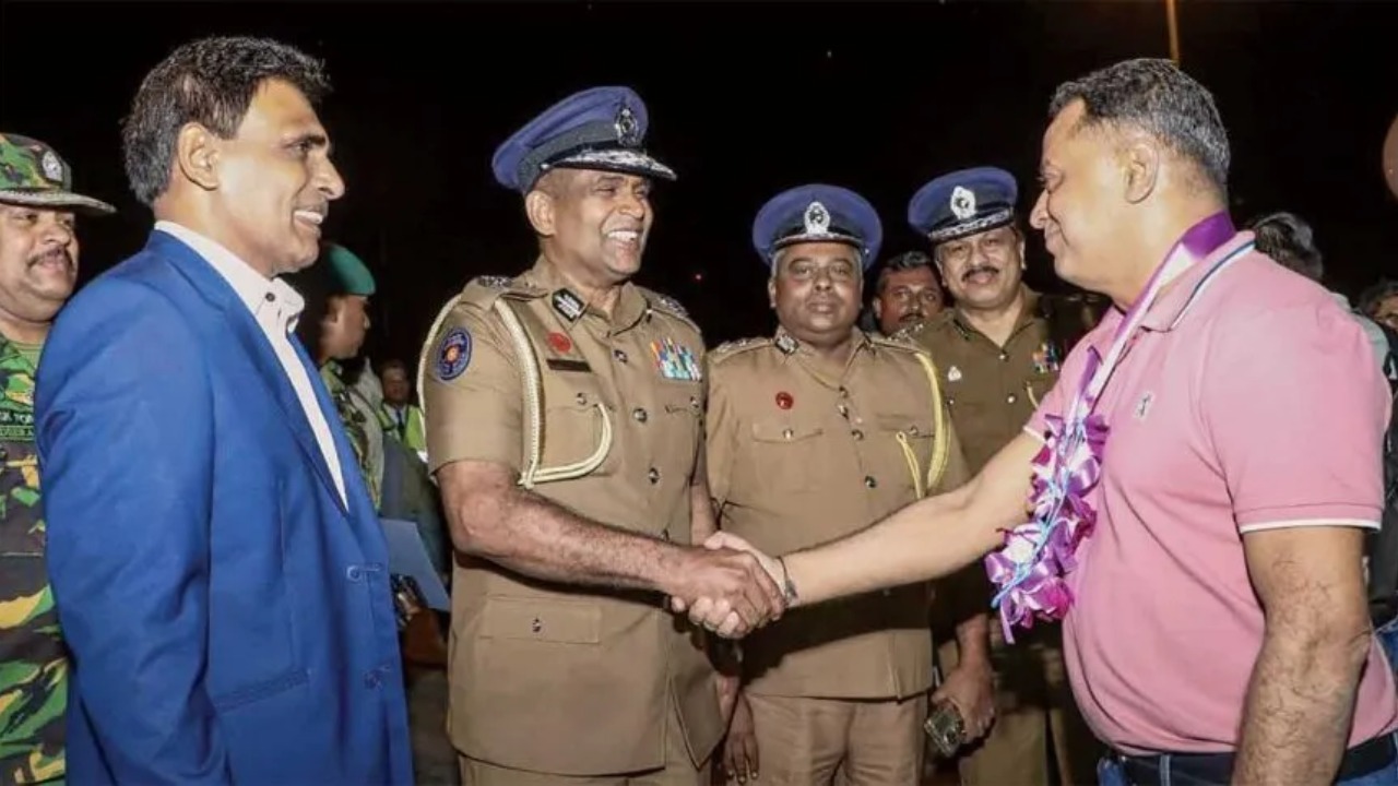 ගෙවල්වලටත් නොකියා අපි මේ මෙහෙයුමට ගියේ මරණ සහතිකේ අතේ තියාගෙන