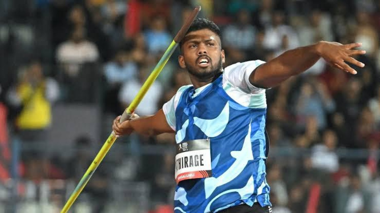 ලෝක ශුරතාවයේ හෙල්ල විසිකිරිමේ ලාබාලයා රුමේෂ් අද පිටියට