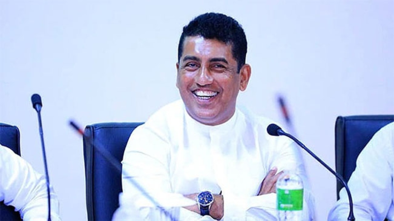සම්පත් මනම්පේරි ජොනීගේ සම්බන්ධීකරණ ලේකම්වරයෙක් ද? – ජොනී කට අරී