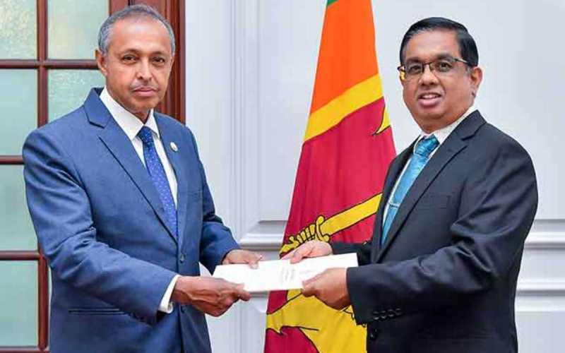 ජ්‍යෙෂ්ඨ මහාචාර්යවරයාට ලේකම් තනතුරක්
