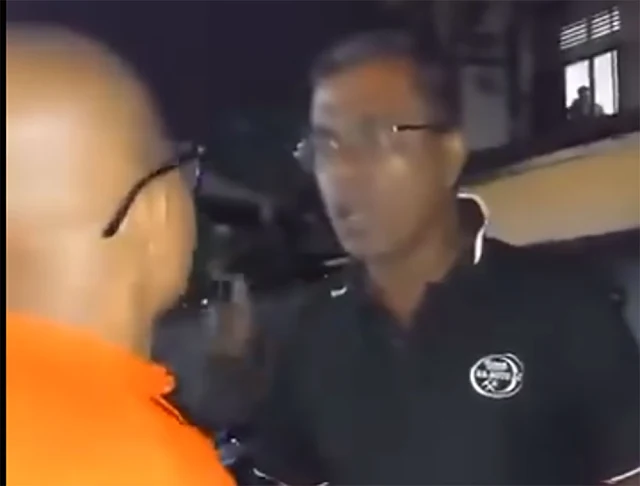 බණ සද්දේ වැඩි යයි මෙහෙණින් වහන්සේ නමකට කුණුහරුපෙන් බැනලා