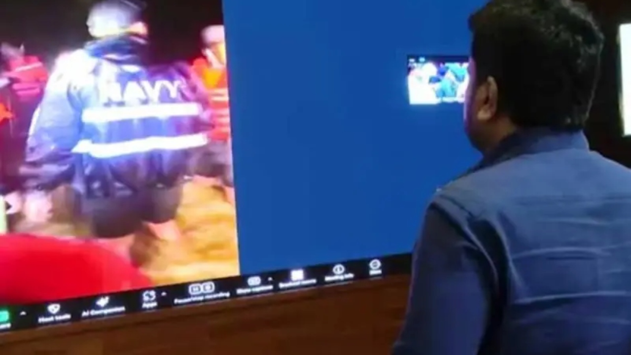 සැඩ පහරට හසුවූ බස් රථයේ සිටි පිරිස මුදාගැනීමේ මෙහෙයුම ජනාධිපති සජීවීව නිරීක්ෂණය කරයි