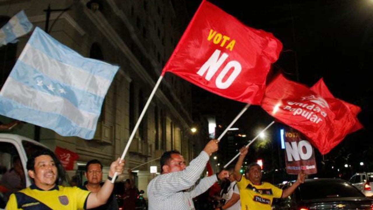 ඉක්වදෝරයෙ ඇමරිකන් හමුදා කඳවුරු ප්‍රතික්ෂේප කරයි