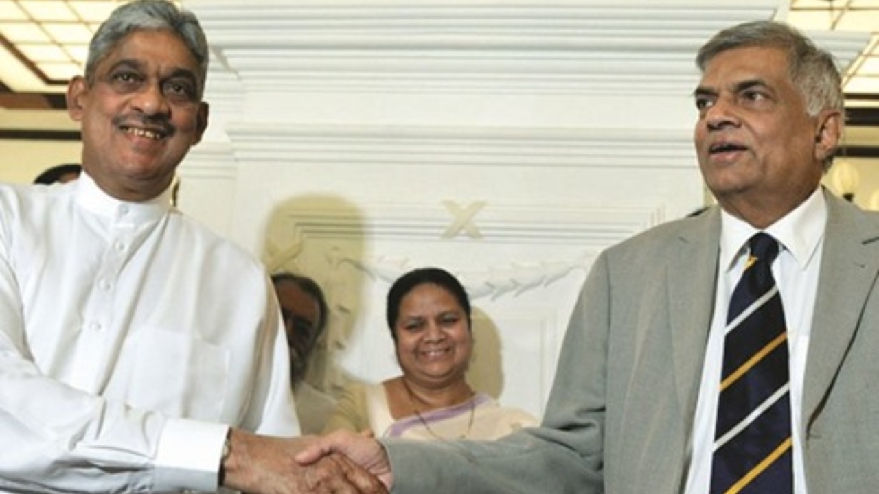 රනිල් තමයි මාව දේශපාලනයට ගෙනාවේ එයා හිරේ යද්දී මම ගොඩක් දුක්වුණා – සරත් ෆොන්සේකා කට අරී