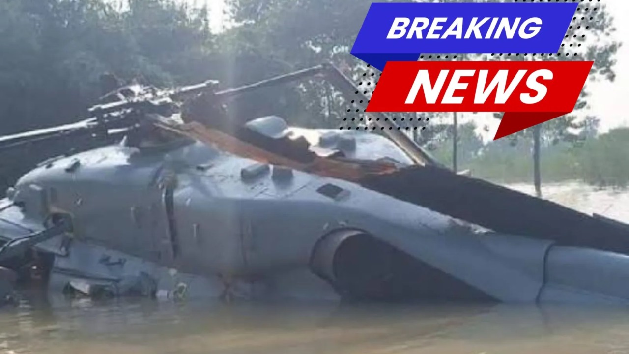 ආපදා සේවා අතරතුර හෙලිකොප්ටරයක් කඩා වැටෙයි