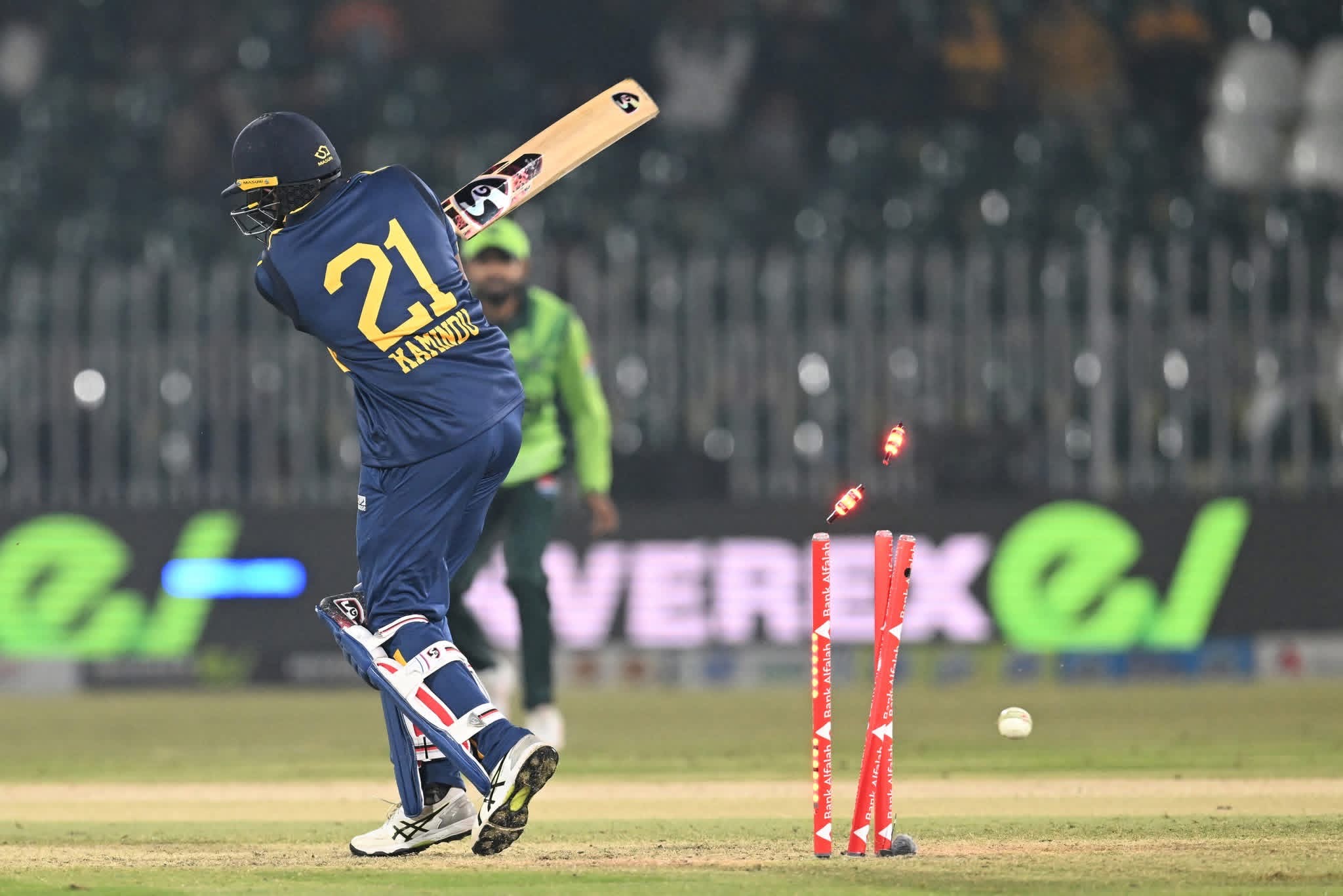 තරගාවලි පරාජයේ විළිවසා ගැනීමේ තරගය අද 