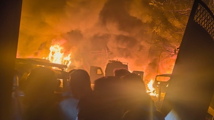 කාශ්මීරයේ පොලිස් ස්ථානයක දැවැන්ත පිපිරීමක්