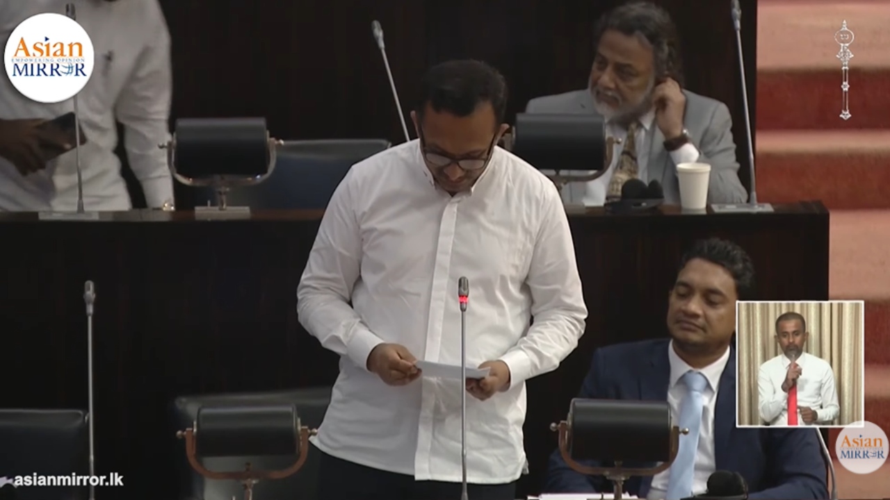 කට්ටිය මට කියන්නේ දුඹුරු සීනි පියා කියලා – ඒ අලුත් නමට මම කැමති.. සුදු සීනිවලට වඩා මම කැමති දුඹුරු සීනිවලට