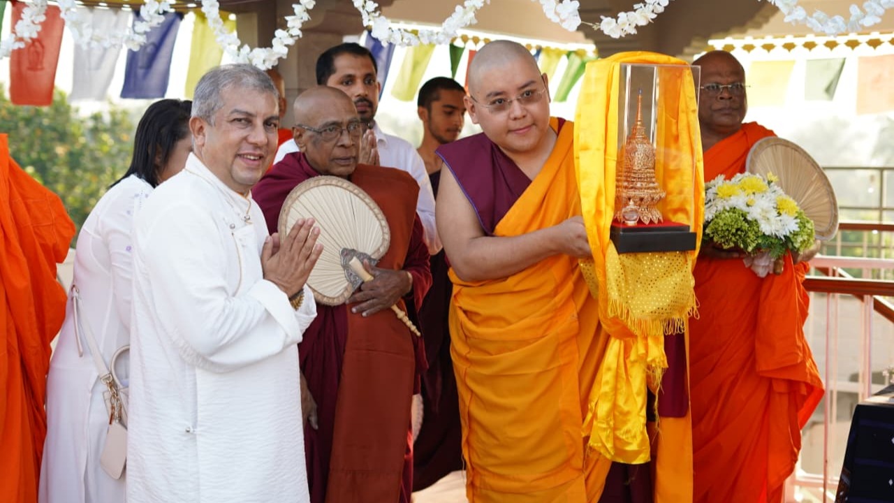 පාලි හා සංස්කෘත සංස්කෘතික හුවමාරු මධ්යස්ථානයේ පූජනීය ශ්රී සර්වඥ ධාතූන් වහන්සේ තැන්පත් කිරීමේ පූජෝත්සවය