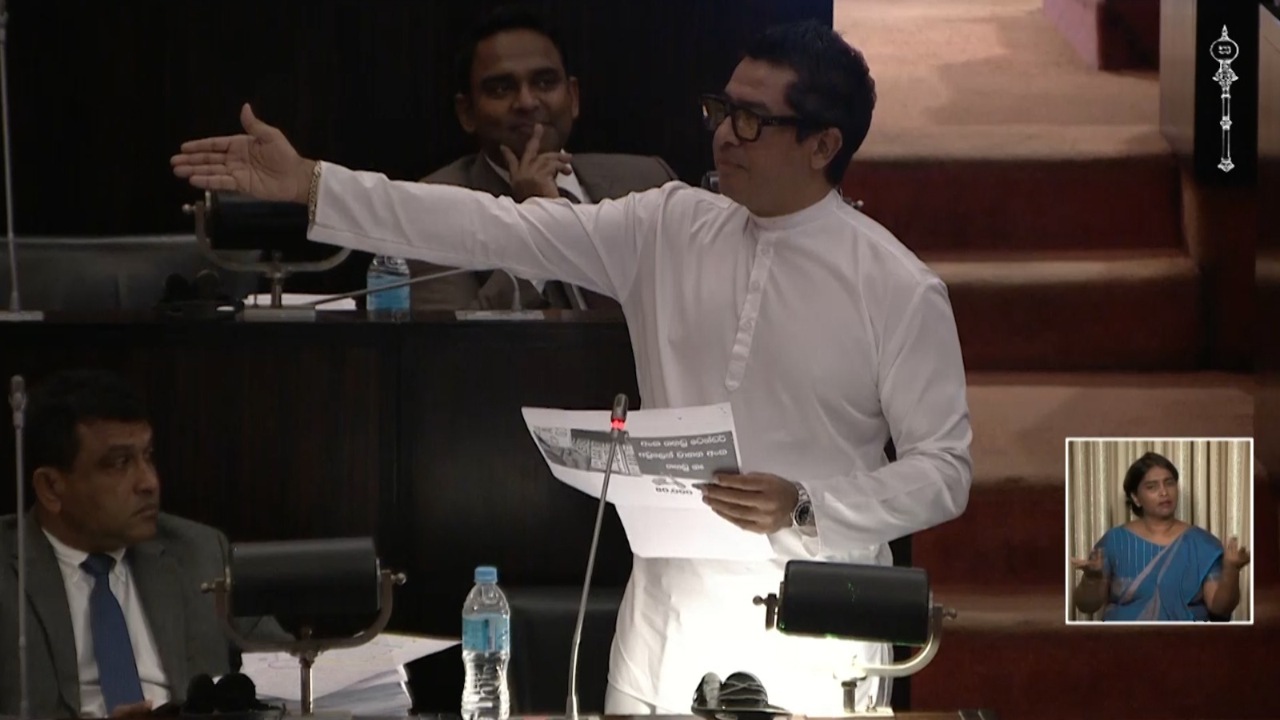 සුජීව සේනසිංහ සභා ගර්භයෙන් ඉවත් කිරීමට සිදුවන බවට අනතුරු ඇඟවීමක්