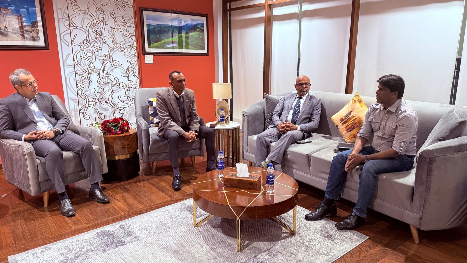 ක්‍රීඩා නියෝජ්‍ය ඇමති සුගත් පාකිස්ථානයට – ශ්‍රී ලංකා ක්‍රීඩකයින්ගේ ආරක්ෂාව ගැන සොයයි