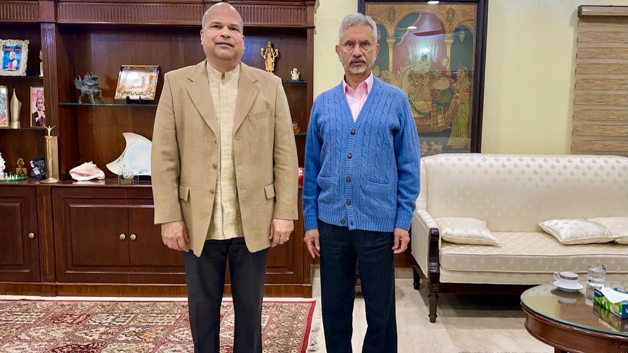 ඉන්දියා ජපාන සංසදයේ හතරවැනි සැසිය අතරවාරයේ මිලින්ද මොරගොඩ එරට ප්‍රධානීහු මුණගැසෙති