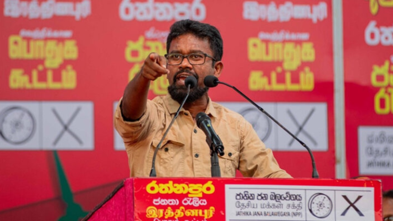 පොලිස් නිලධාරියා අපේ වාහනේට ගහලා බයිසිකලේ දාලා දිවුවා.. ඒකයි වුනේ..- මාලිමා මන්ත‍්‍රී