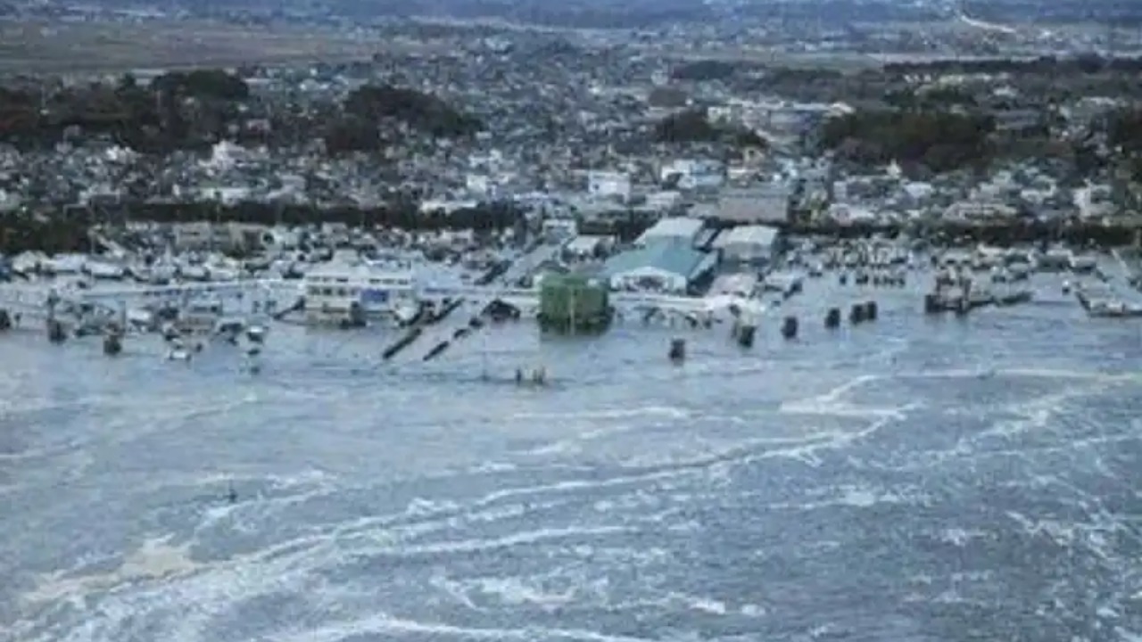 භූකම්පනයෙන් පසු ජපානයට සුනාමි තත්ත්වයක්