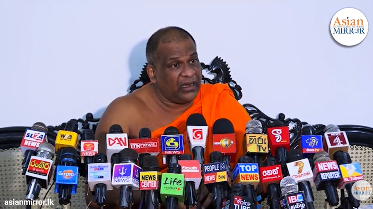 අපි එදා වඳ සැත්කම් නැවැත්තුවා! අවුරුදු 10කින් රටට වෙන දේ ගැන ඥානසාර හිමිගෙන් ඇග හිරිවැටෙන හෙලිදරව්ව (VIDEO)