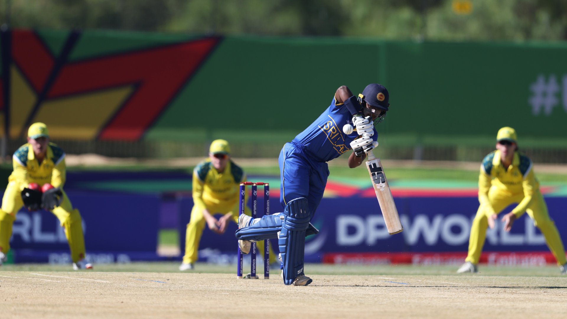 ශ්‍රී ලංකා යොවුන් පිළ ලකුණු 58කට දැවී යයි