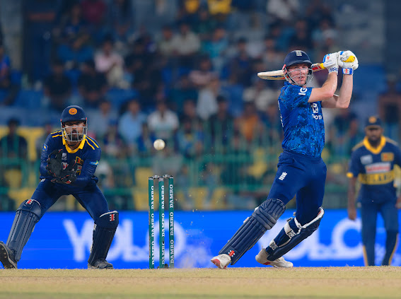 තමන් ක්‍රීඩා කළ නරකම තණතීරුව – තරග ජයගැනීමෙන් පසු එංගලන්ත නායකයාගෙන් චෝදනාවක්