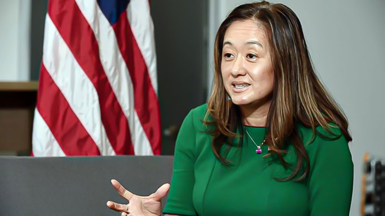 ලංකාවෙන් පිටව යන ජුලීගෙන් උණුසුම් සටහනක්