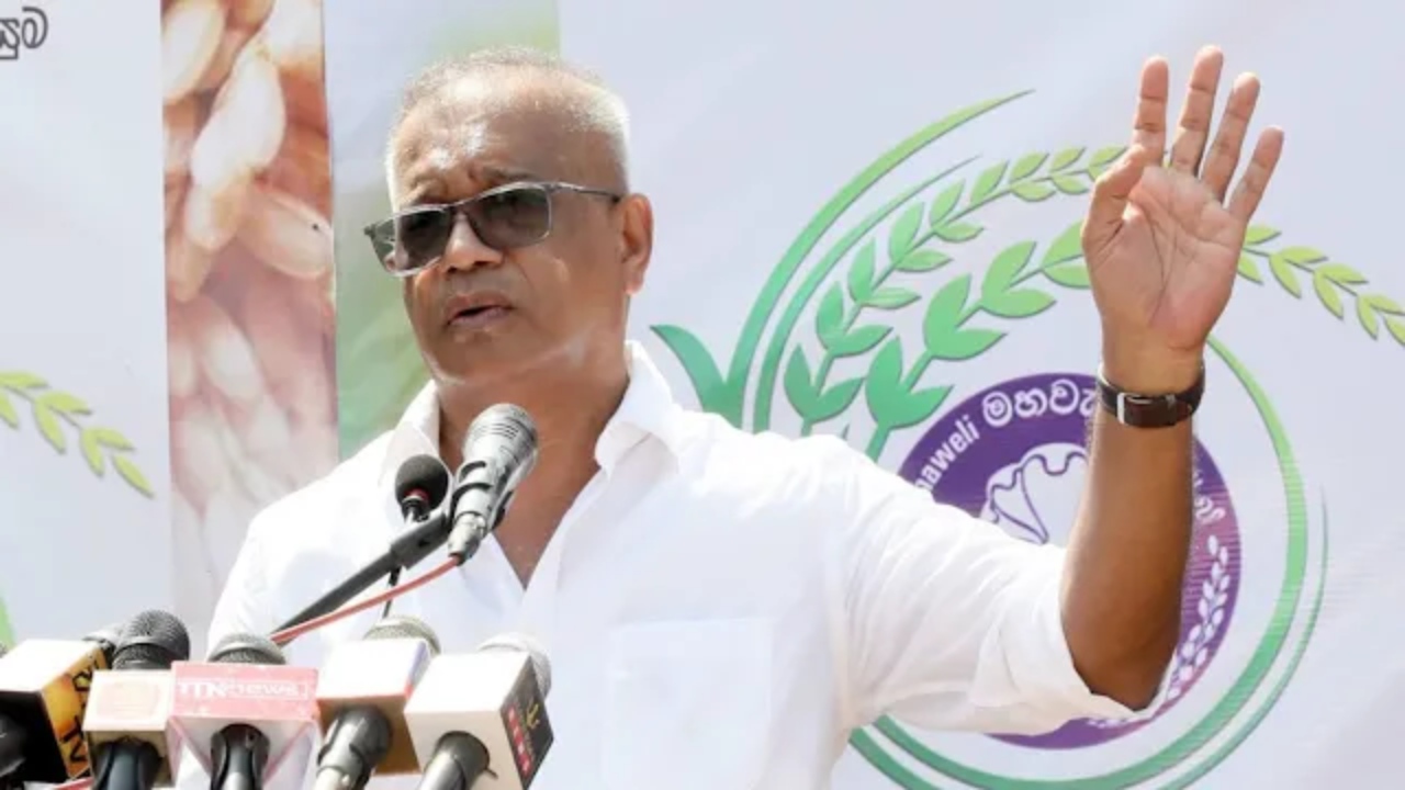 ලාල් නොනවතී.. තවත් වනචාරී කතාවක් කියයි..