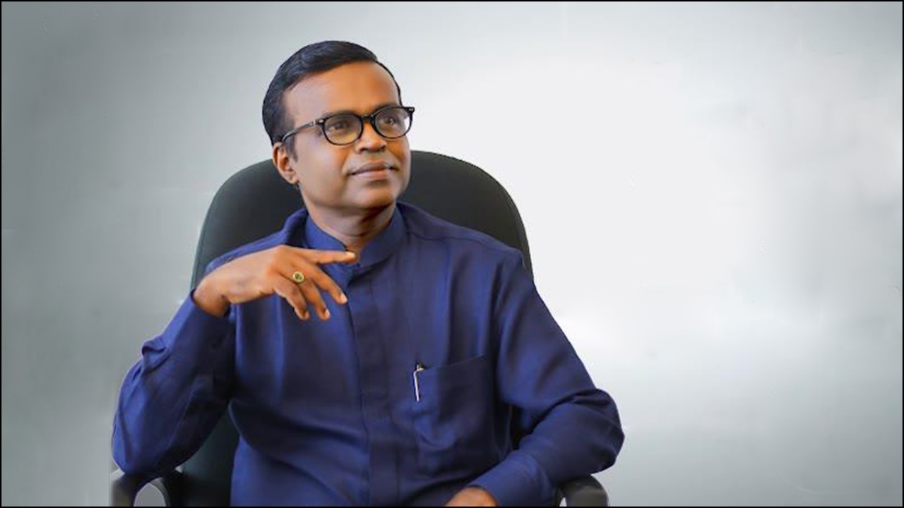 ආණ්ඩුවේ අධ්‍යාපන ප්‍රතිසංස්කරණ දාර්ශනිකයි.. විවේචකයන්ට අවබෝධයක් නෑ…! – කරූ පරණවිතාන