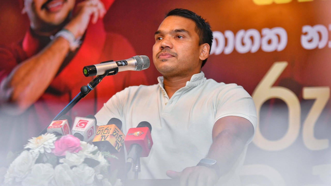 එදා අරගලයේදී ජනතාව උසි ගන්නපු අය රජ වෙලා තරුණ පිරිසක් එල්ලුම් ගහට ගිහින් – නාමල් රාජපක්ෂ