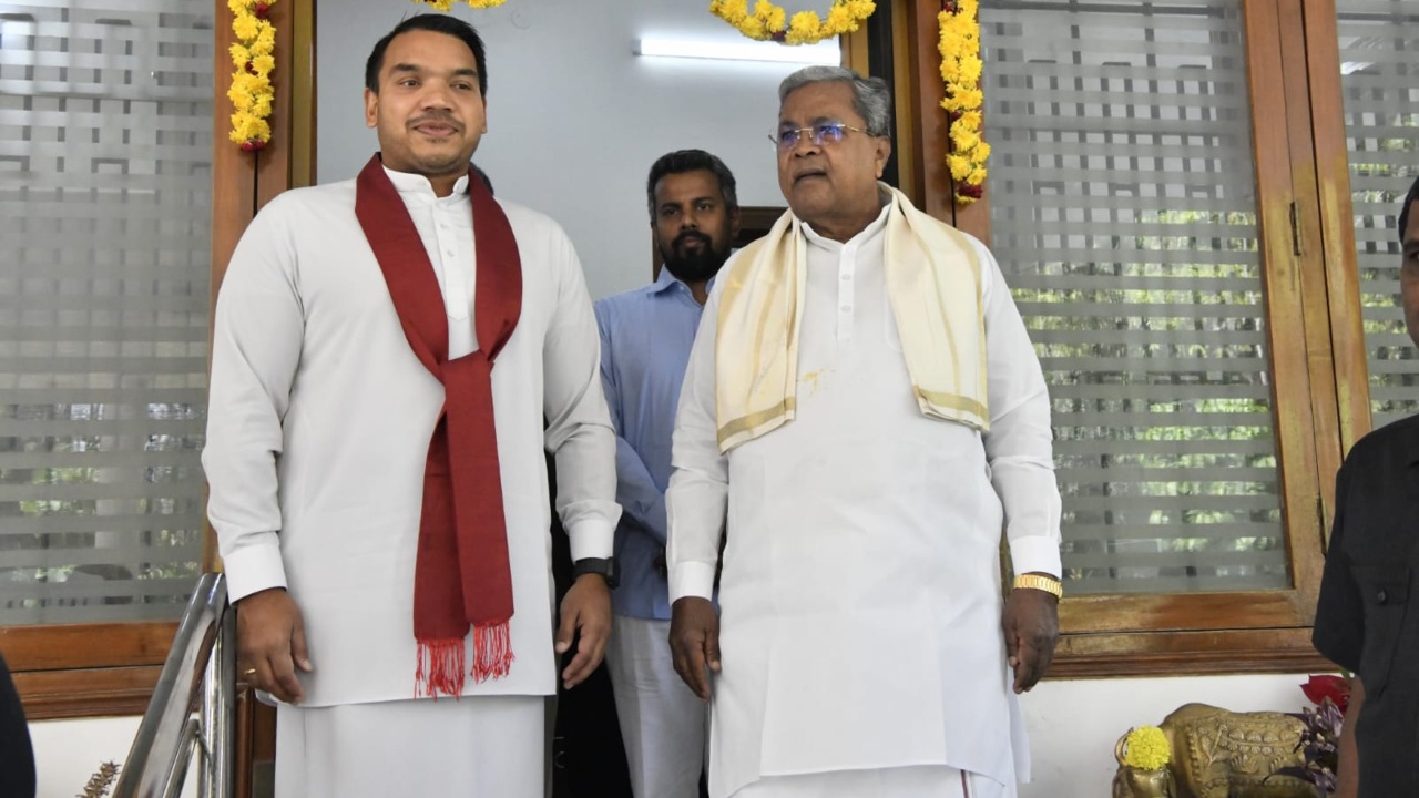 නාමල් කර්ණාටක ප්‍රාන්තයේ ප්‍රධාන අමාත්‍ය සිද්ධරාමයියා හමුවෙයි