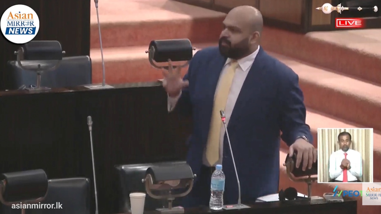 අනුර යාපනේදී කළේ කොන්ද පණ ඇති කතාවක්… එහෙම කොන්දක් වෙන කාටවත් තිබ්බේ නෑ…! – ශානක්කියන් රාසමානික්කම්