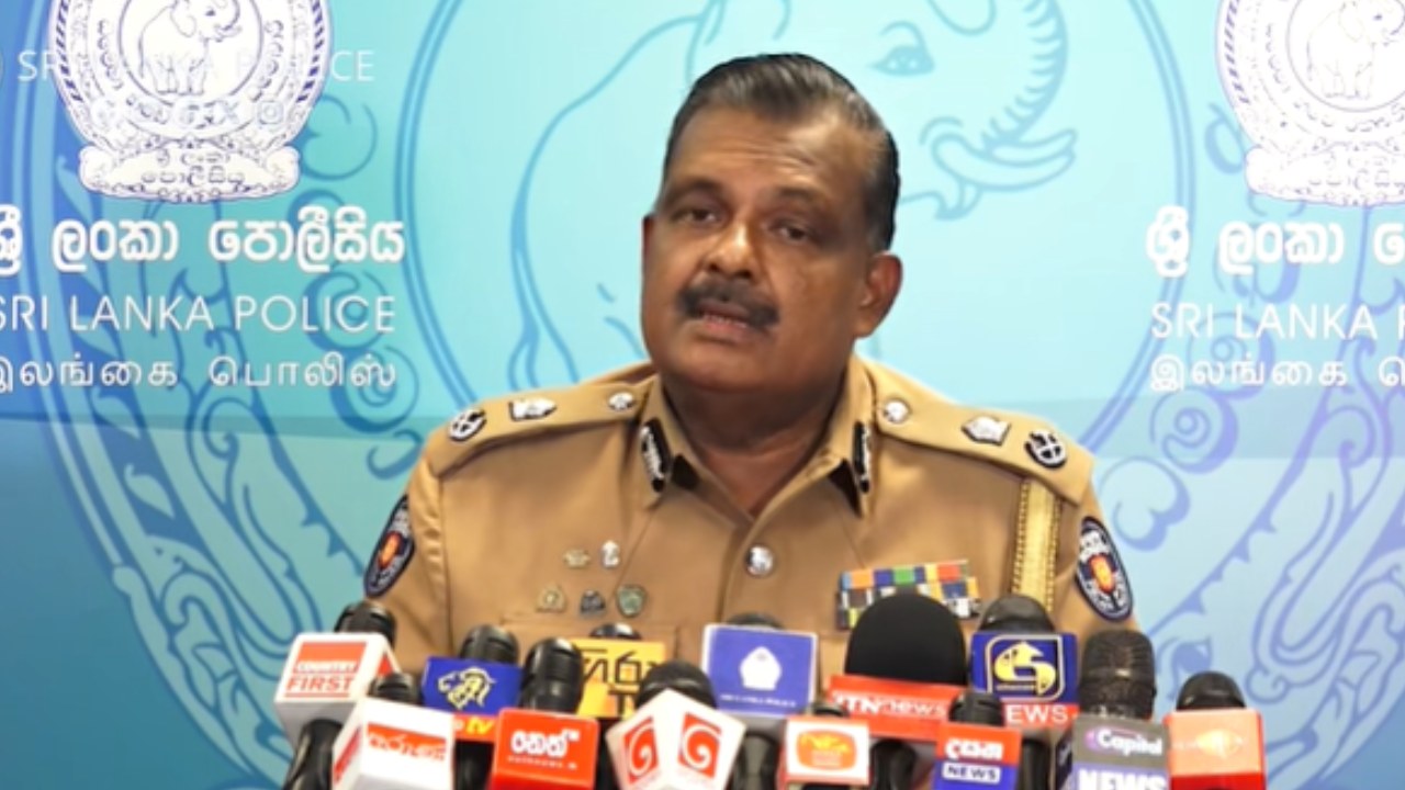 බයික් තියෙන්නේ ගමන් යන්න….රේස් පැද්දොත් වැඩ වරදි