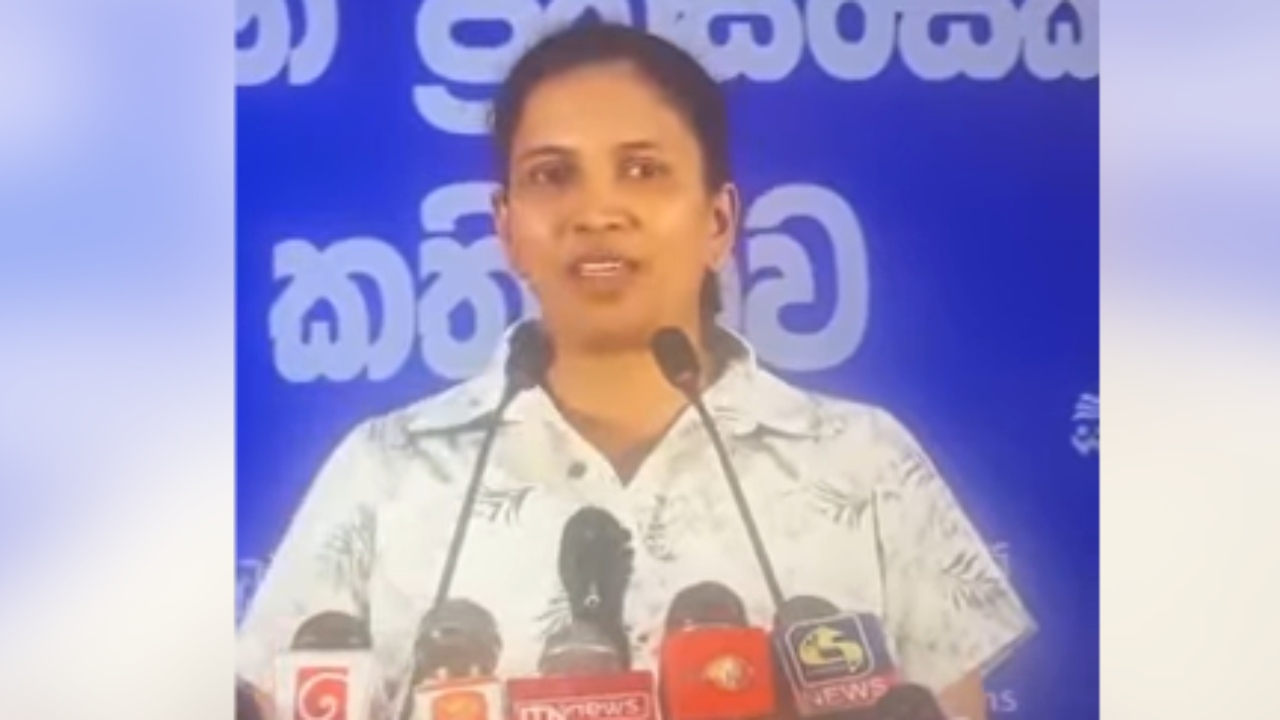 ඉර නැගෙනහිරින් පායනවා කියලා ඉගැන්නුවා… පෘථිවිය ඉර වටේ පරිභ්‍රමනය වෙනවා කියලත් ඉගැන්නුවා…. ඒ අධ්‍යාපනය නිසා අපි අතරමං වෙනවා…! – අනෝමා කුලකුරුප්පු