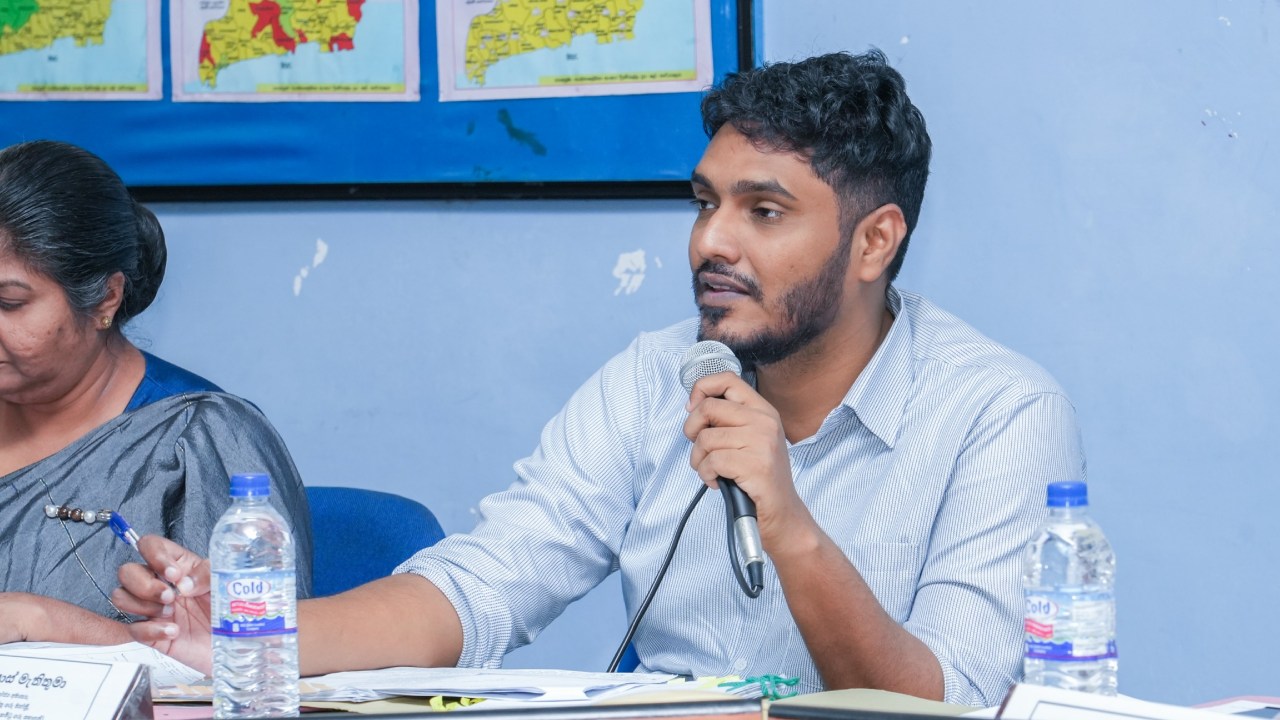 ඇමතිතුමා ගල් අඟුරු සමාගම් හමුවෙන්න රුසියා ගියේ නෑ… ගියාට පස්සේ ඉතින් ඉන්වෙස්ටර්ල්ස්ලා හමුවෙනවා…! – නි. ඇමති අක්‍රම් ඉල්ලියාස්