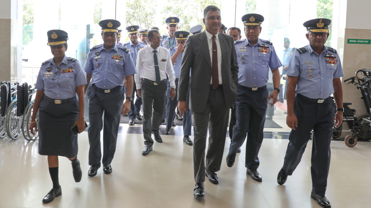 ආරක්‍ෂක ලේකම් වෛද්‍ය නෙවිල් ප්‍රනාන්දු ශික්‍ෂණ රෝහලේ නිරීක්‍ෂණ චාරිකාවක