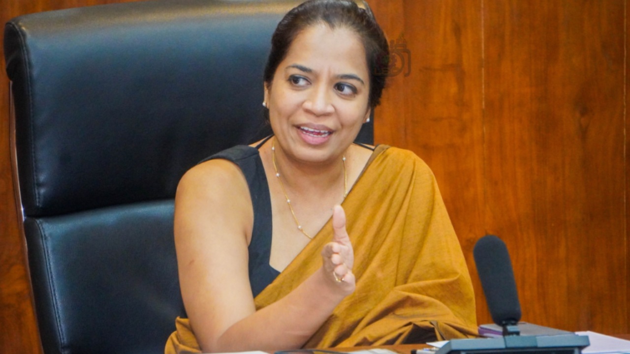 දේශපාලන බලපෑම් නිසා සීනි සමාගමේ සභාපතිනිය ඉල්ලා අස්වෙයි