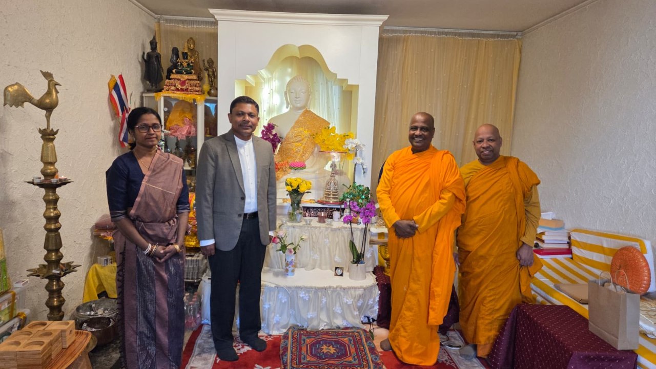 ජිනීවාහි එක්සත් ජාතීන්ගේ සංවිධානයේ ශ්‍රී ලංකාව නියෝජනය කරණ නිත්‍ය නියෝජිත හා තානාපති ලෙස සුමිත් දසනායක වැඩ භාර ගනී