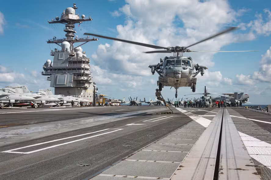 ඉරානය දෙසට තවත් නෞකා බල ඇණියක් යැවීමේ සූදානමක්