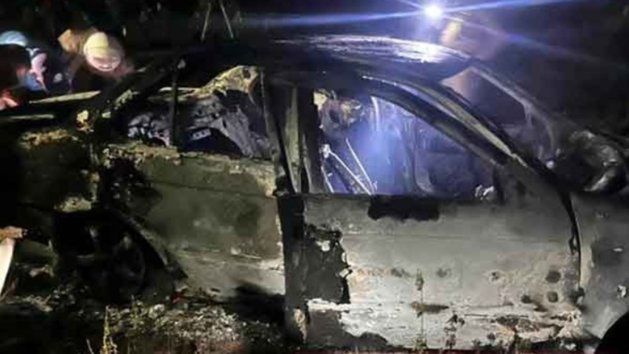 අකුරේගොඩ ද්විත්ව ඝාතනයට වෙඩික්කරුවන් ආ මෝටර් රථය ගාල්ලේදී ගිනි ගනිමින් තිබියදී සොයා ගැනේ