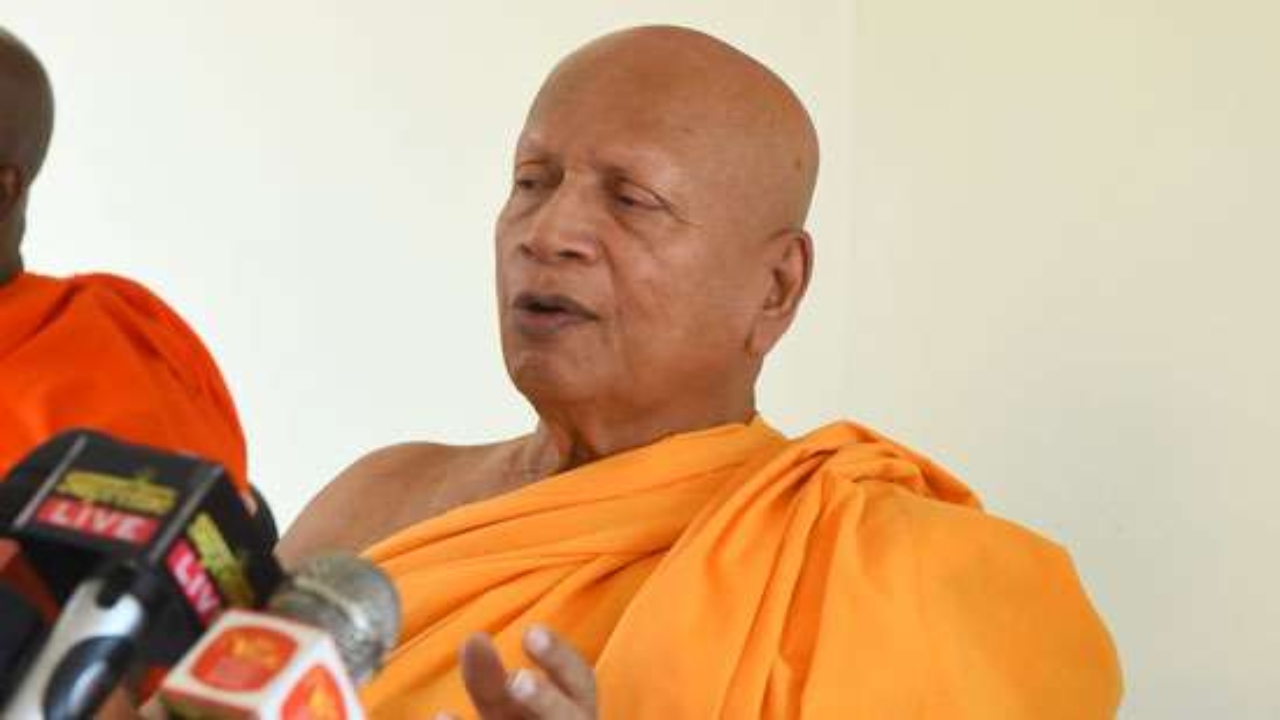 රටට වැඩක් මිනිස්සුන්ගෙන් පළි අරන් රට හදන්න බෑ…! – ආචාර්ය බෙල්ලන්විල ධම්මරතන හිමි