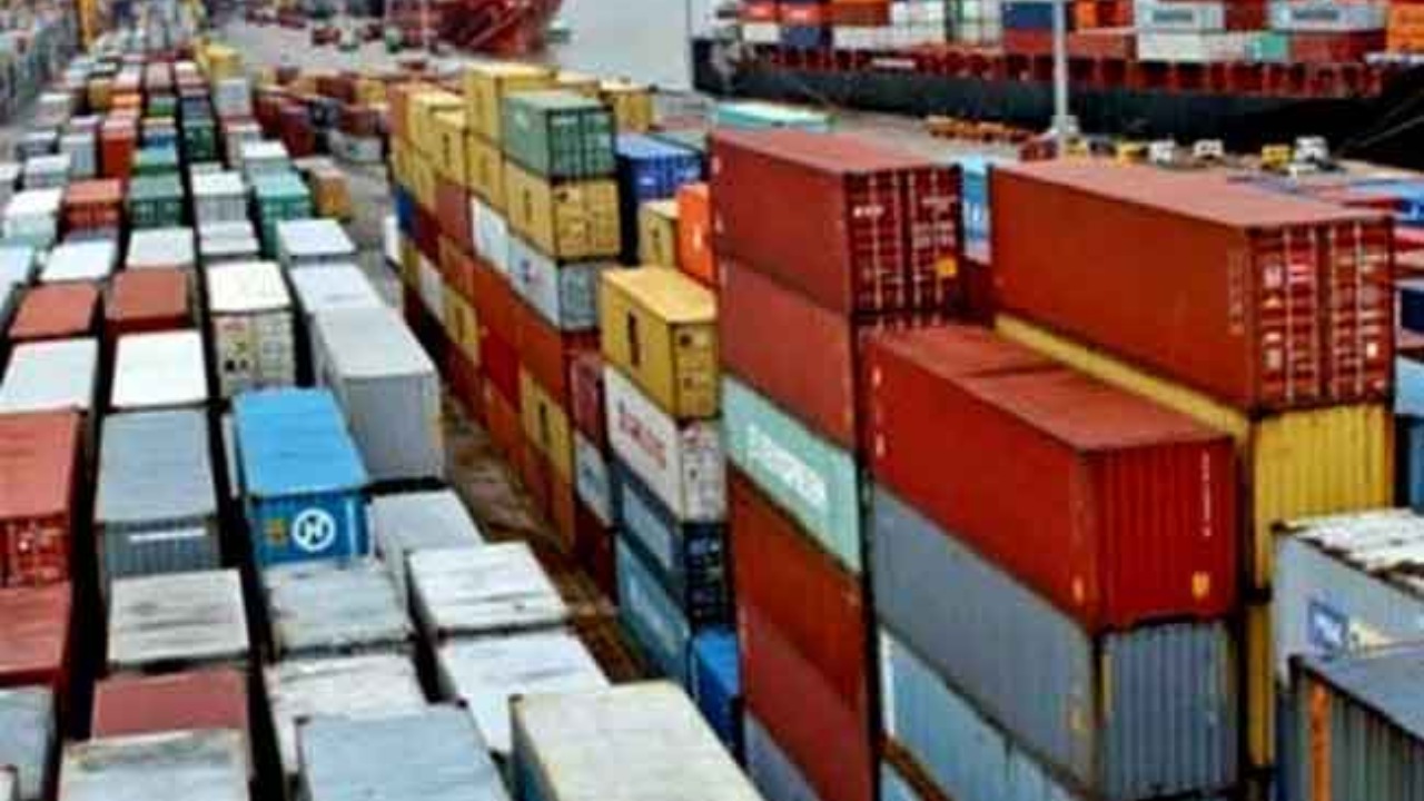 අද මධ්‍යම රාත්‍රියේ සිට බහාලුම් ප්‍රවාහන ගාස්තුව සියයට 20කින් ඉහළට