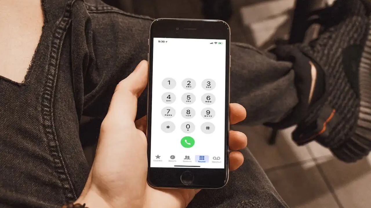 ගුවන් ගමන් ගැන අහන්න දැන්ම අමතන්න