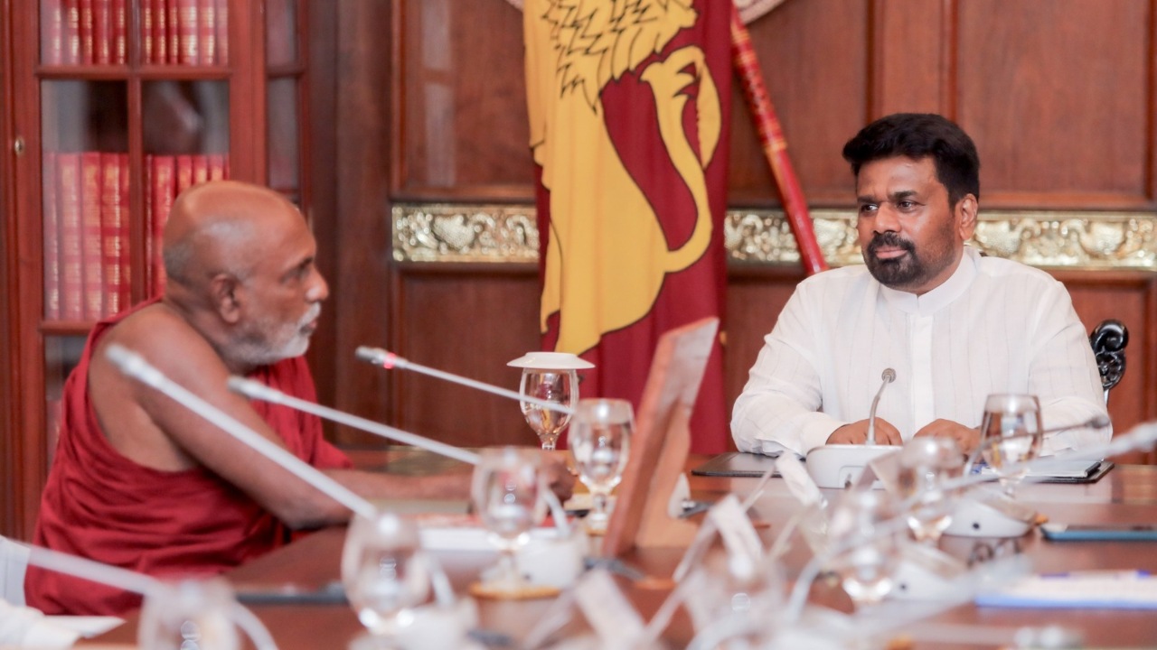 ඔබතුමාට කලින් මම පන්ති පහ කළේ – වනවාසි රාහුල හිමි ජනපතිට මූහුණටම කියයි