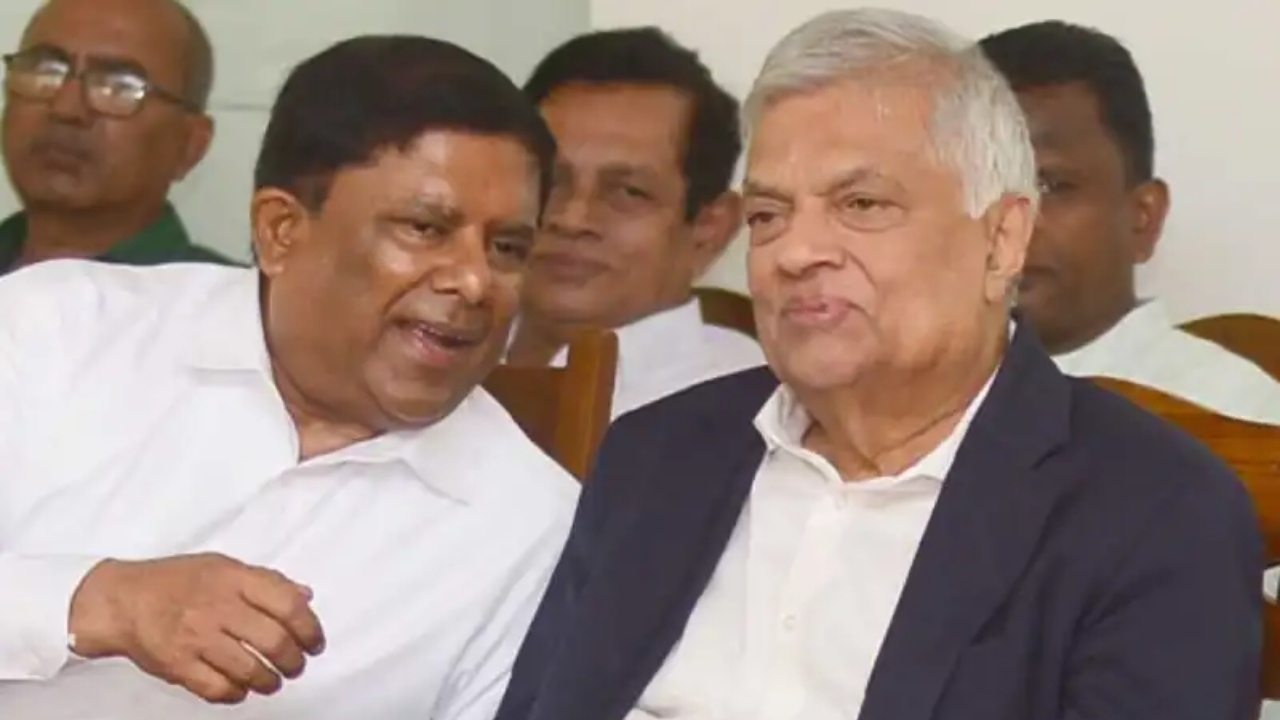 මෙවැනි අවස්ථාවක රට පාලනය කිරීමට සුදුසුම නායකයා රනිල්