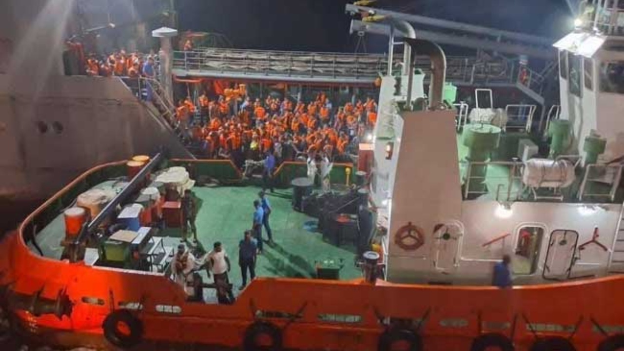 IRIS Bushehr නෞකාවේ සිටි 204ක් ආරක්ෂිතව කොළඹ වරායට