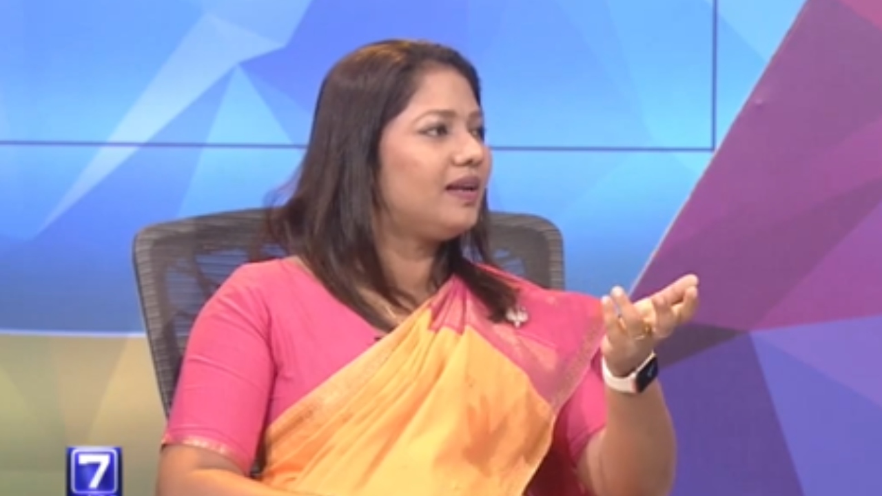 අපි රට Rebrand කළා… ‘මේ රටේ මිනිස්සු තනිකර කෙළින්නේ පිස්සු’ කියලා දැන් කියන්නෑ…! – මාලිමා මන්ත්‍රී ඔෂානි උමංගා