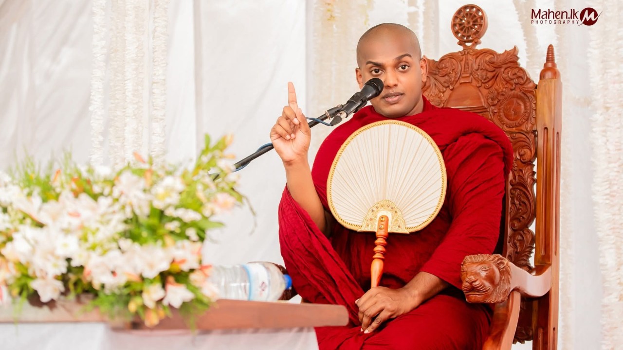 වෙන දේ හිතාගන්න බෑ… මිනිස්සු පෝය දවසෙත් තෙල් පෝලිමේ.. ඇළ දිගේ තෙල් නැව් පෝලිමේ එනවා..! – කත්නෝරුවේ සිරිධම්ම හිමි