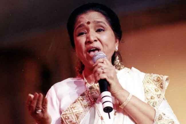 ඉන්දීය ගායන ශිල්පිනී ආශා බෝස්ලේ දිවිසැරිය නිම කරයි