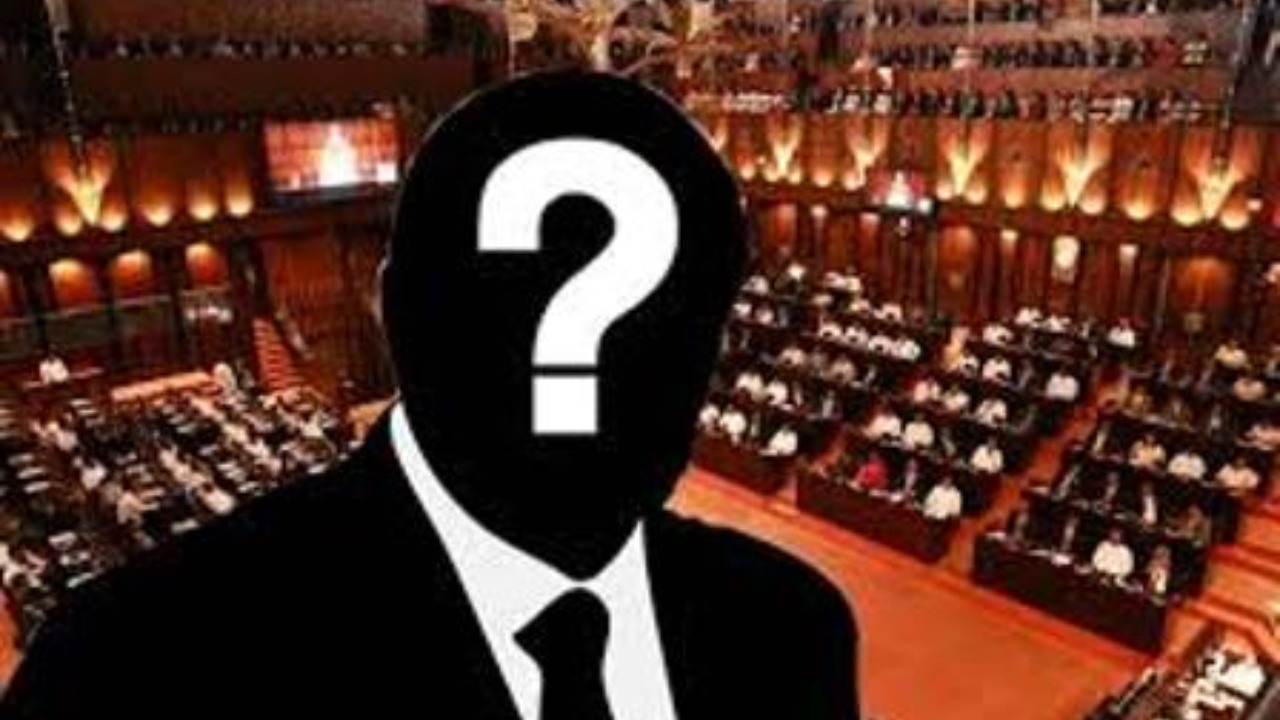 තව ඇමති කෙනෙක් සුපිරි ගෙයක් සහ ෂෙඩ් එකක් මිලට ගනී..!