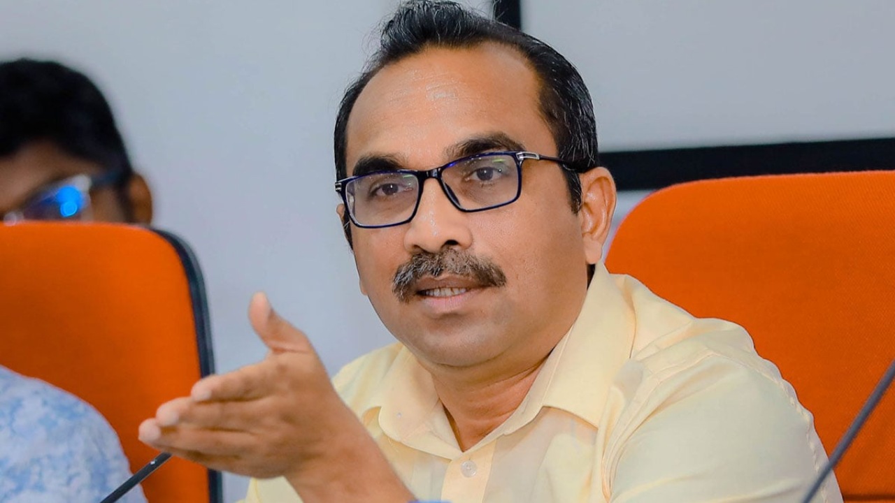 අද මිලියන 75න් හදන පාරක් එදා හදන්න මිලියන 125ක් ගියා.. ඒ එදා හොරකම නිසා… – බිමල් රත්නායක