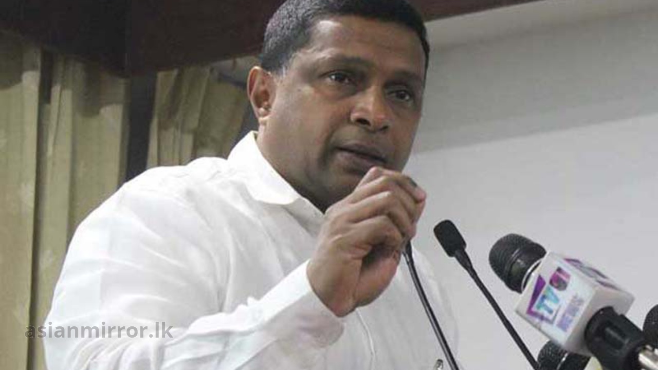 හිටපු අය හොඳ නෑ කියලා ගෙනාවේ පට්ටපල් හොරු…. මුන්ට පුළුවන් හොරකම් කරන්නම විතරයි…! – මෛත්‍රී ගුණරත්න