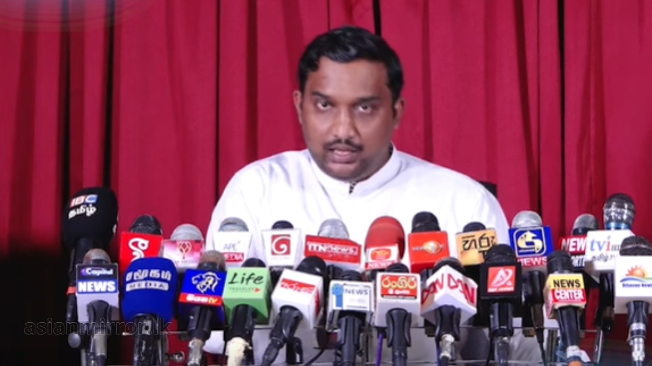 විජේවීර වෙනුවෙන් මැරෙන්න තරුණයෝ හිටියා නම්, මහින්ද වෙනුවෙන් ඉන්න සෙනඟ අපි වෙලාව ආවම පෙන්වන්නම් – පොහොට්ටුවේ පසන් කස්තුරි