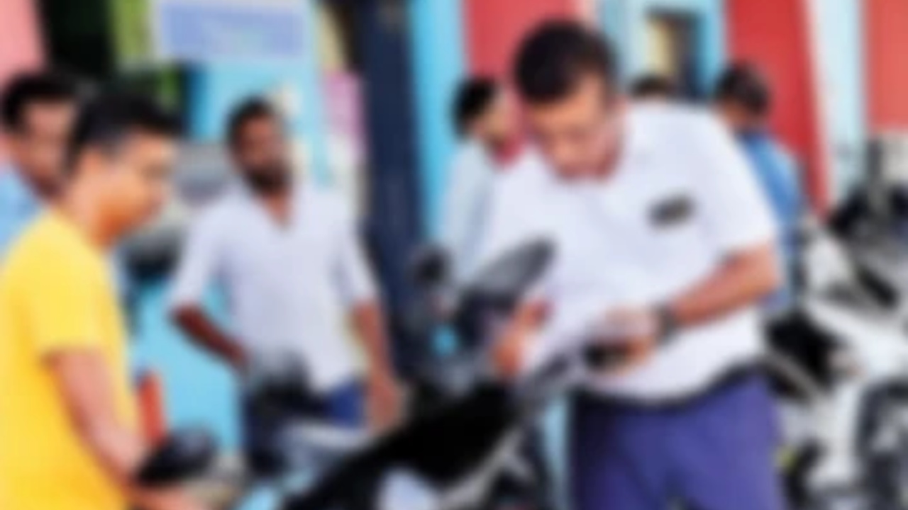 වාහන ලියාපදිංචි කිරීම සම්බන්ධයෙන් නරක ආරංචියක් – වාහන ආනයනකරුවනුත් දැඩි අර්බුදයක